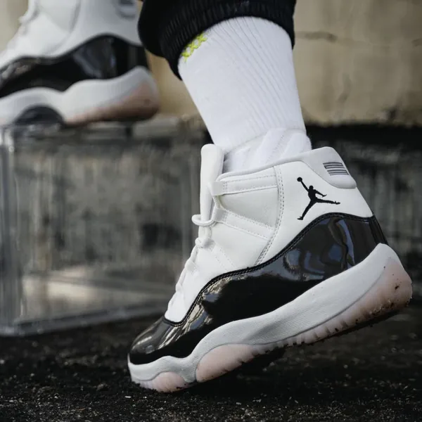 Nike Air Jordan 11 Retro "Neapolitan" – AR0715-101