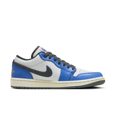 Nike Air Jordan 1 Low Flight_0001_FV8439_104_C_PREM.jpg