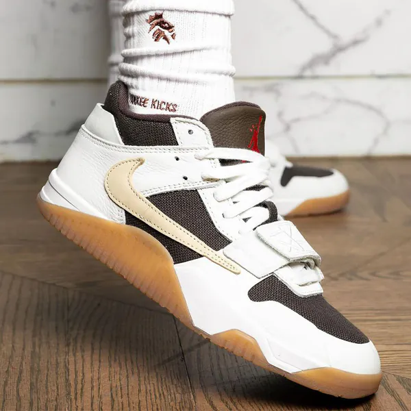 Travis Scott x Air Jordan Jumpman Jack TR Sail - FZ8117-100_0002_1.jpg
