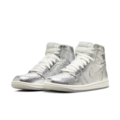 FN7249-001-Nike Air Jordan 1 High OG Chrome2.jpg