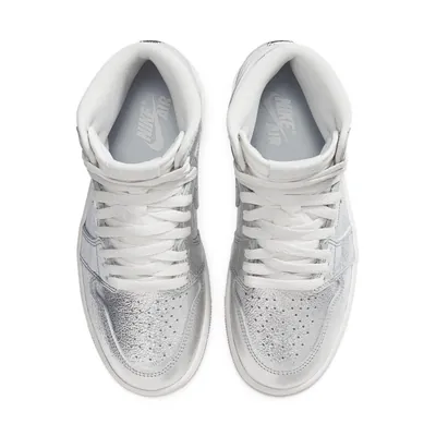 FN7249-001-Nike Air Jordan 1 High OG Chrome3.jpg