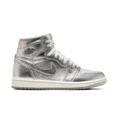 FN7249-001-Nike Air Jordan 1 High OG Chrome6.jpg