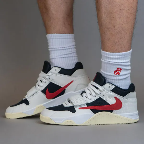 Tavis Scott x Jordan Jumpman Jack TR University Red FZ8117-101_0003_4.jpg