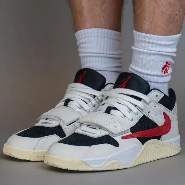 Tavis Scott x Jordan Jumpman Jack TR University Red FZ8117-101_0000_1.jpg