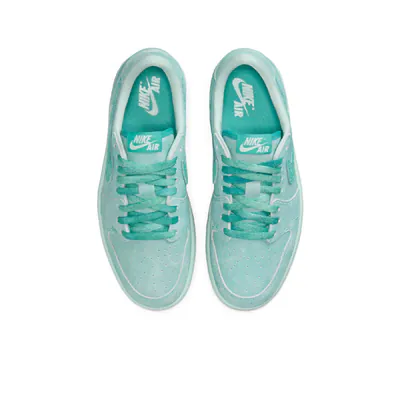 Nike-Washed Teal_0002_Ebene 4.jpg