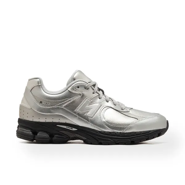 new-balance-2002r-leather-pack-silver-metallic-u2002rf-1.png