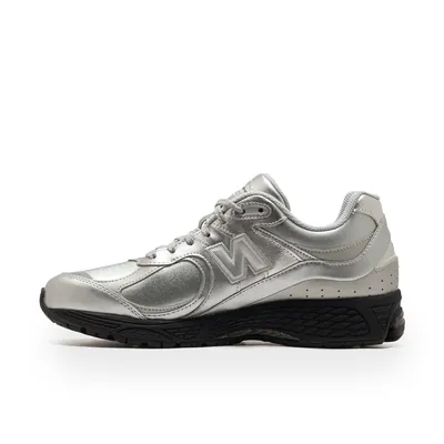 new-balance-2002r-leather-pack-silver-metallic-u2002rf-3.png