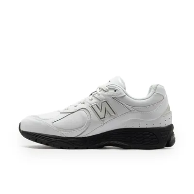 new-balance-2002r-leather-pack-white-u2002re-2.png