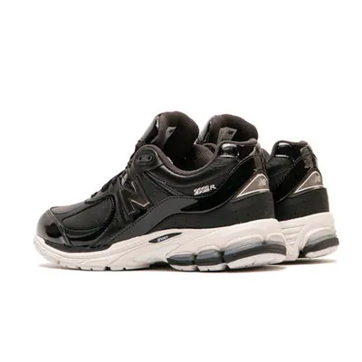 new-balance-2002r-leather-pack-black-u2002rd-2.png