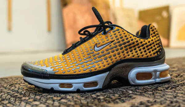 Nike Air Max Plus VII Varsity Maze menu2 snkr.png