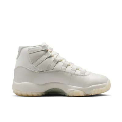 nike-air-jordan-11-grand-finale-sail-wei-metallic-silver-pearl-grey-2.png