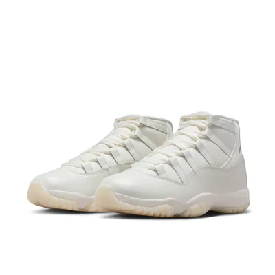 nike-air-jordan-11-grand-finale-sail-wei-metallic-silver-pearl-grey-3.png