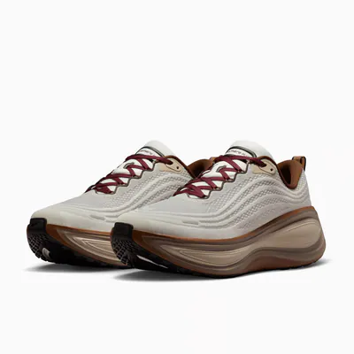 nike-vomero-plus-sail-pecan-io4482-100-3.png