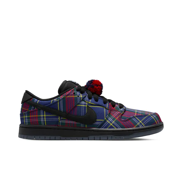 nardwuar-x-nike-sb-dunk-low-red-blue-ii1493-600-1.png