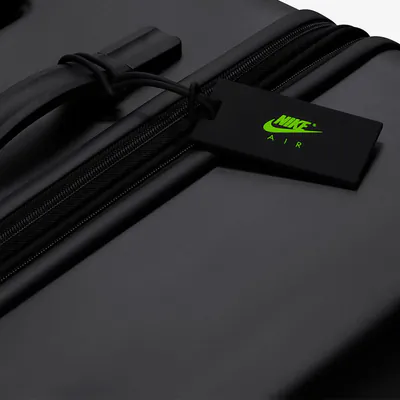 nike-air-force-1-suitcase-luggage-collection-hv8584-010-5.png