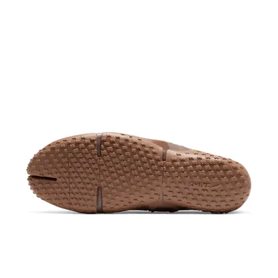 skims-x-nike-rift-mesh-archaeo-brown-io7694-201-5.png
