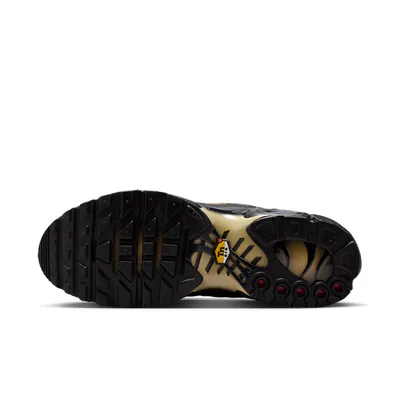 nike-air-max-plus-black-honey-iq0287-010-5.png