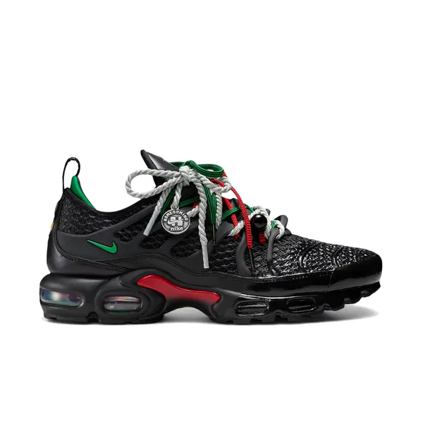 homecoming-x-nike-air-max-plus-black-im4960-001-1.png