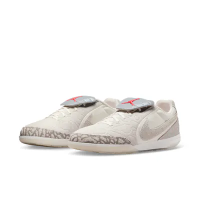 nike-air-jordan-tiempo-streetgato-phantom-ii7579-016-3.png