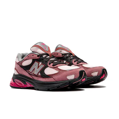new-balance-2010-rosewood-u20109fv-3.png
