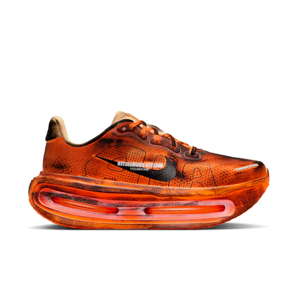 melitta-baumeister-x-nike-pegasus-premium-total-orange-iq7166-800-1.png
